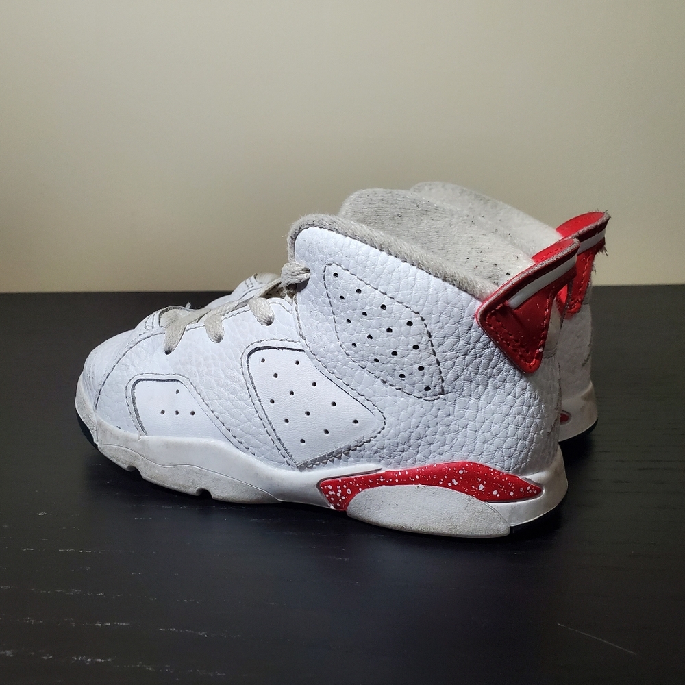 Boy Air Jordan 6s Red and White - Picture 2 of 5